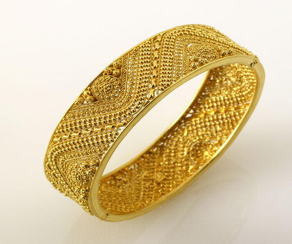 The Classic Elegant Gold Cuff Bracelet
